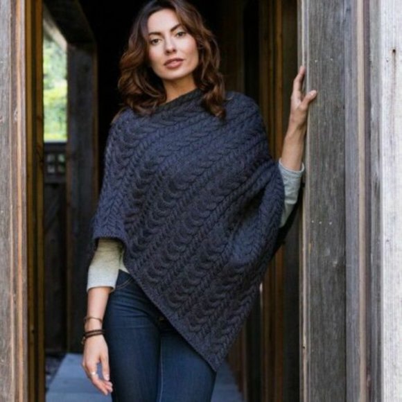 Guideboat Co. Sweaters - Guideboat Irish Cable Knit Poncho Sweater Virgin Wool Women's Size S/M H11612